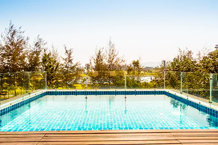 Cost of Glass Pool Fence Repair in Deltona, FL